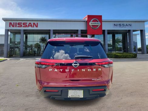 Used 2022 Nissan Pathfinder SV AWD/4WD image 3