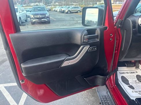 Used 2012 Jeep Wrangler Sahara image 13