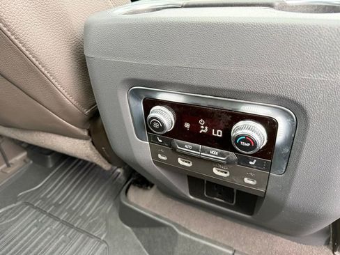 Used 2021 GMC Yukon Denali w/ Denali Ultimate Package AWD/4WD image 19