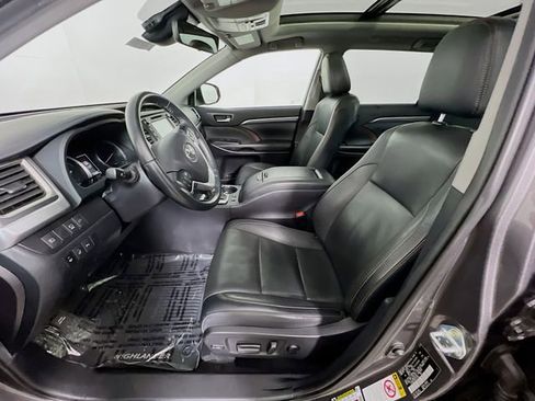 Used 2019 Toyota Highlander Limited Platinum image 21