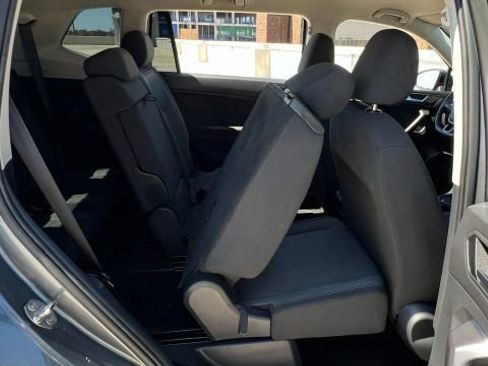 Used 2021 Volkswagen Tiguan S image 72