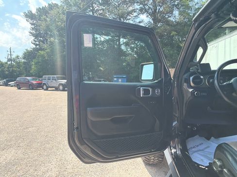 Used 2020 Jeep Wrangler Unlimited Sport AWD/4WD image 19