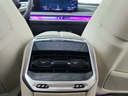 Used 2023 BMW 740i w/ Parking Assistance Package image 52