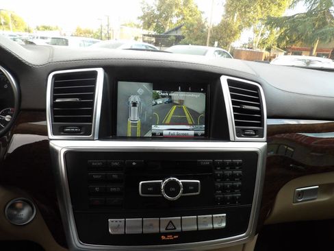 Used 2014 Mercedes-Benz GL 450 4MATIC image 7