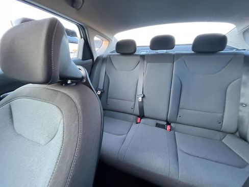 Used 2025 Kia K4 LXS image 38