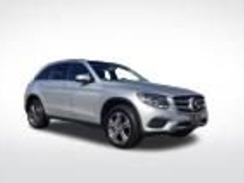 Used 2016 Mercedes-Benz GLC 300 4MATIC w/ Premium Package image 3
