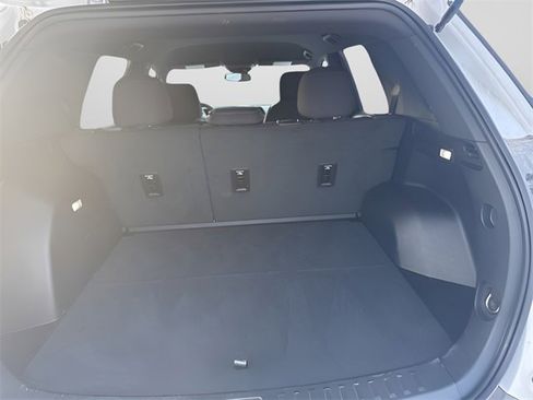 Used 2025 GMC Terrain Elevation image 12