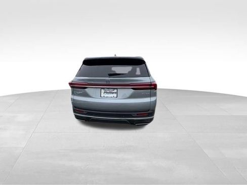 Used 2025 Buick Enclave Preferred AWD/4WD image 15