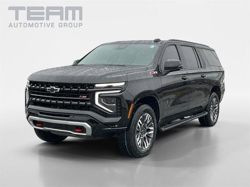 New 2026 Chevrolet Suburban Z71 w/ Comfort Package image 3