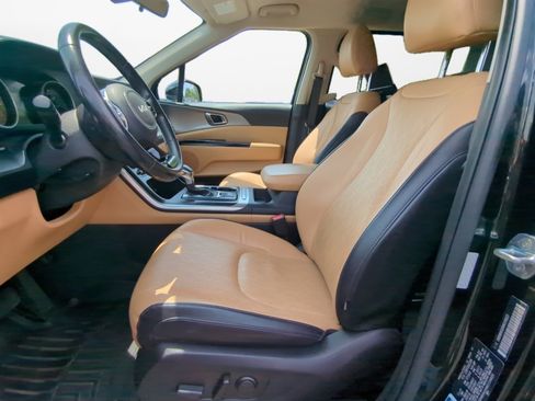 Used 2022 Kia Carnival LX FWD image 11