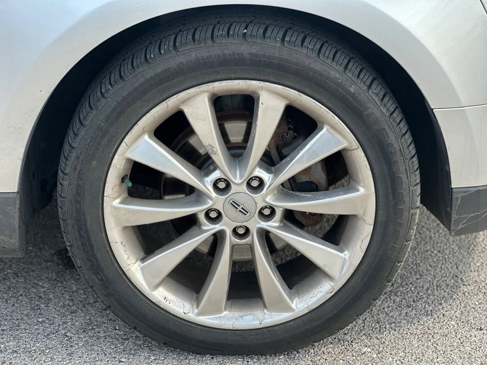 Used 2012 Lincoln MKT AWD image 28