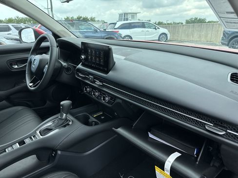 Certified 2024 Honda HR-V EX-L image 54