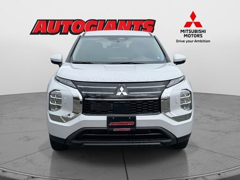 New 2026 Mitsubishi Outlander ES image 6