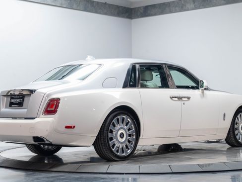 Used 2019 Rolls-Royce Phantom Sedan RWD image 20