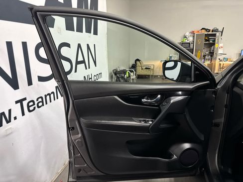 Used 2022 Nissan Rogue Sport SL image 9