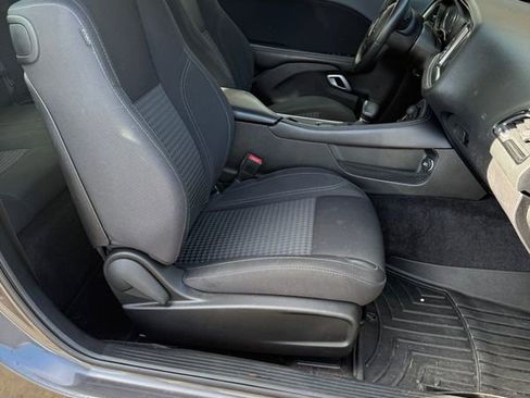 Used 2016 Dodge Challenger SXT image 13