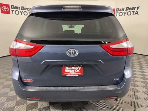 Used 2016 Toyota Sienna XLE image 25