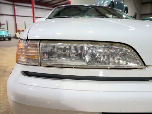 Used 1993 Ford Thunderbird Super RWD image 32