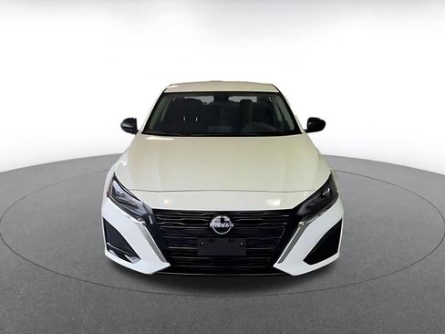 Used 2025 Nissan Altima 2.5 SV image 5