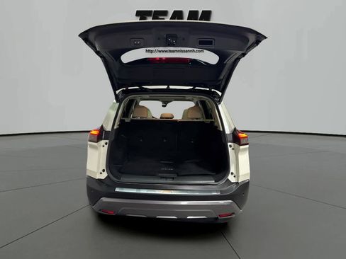 Used 2023 Nissan Rogue SL w/ SL Premium Package image 6