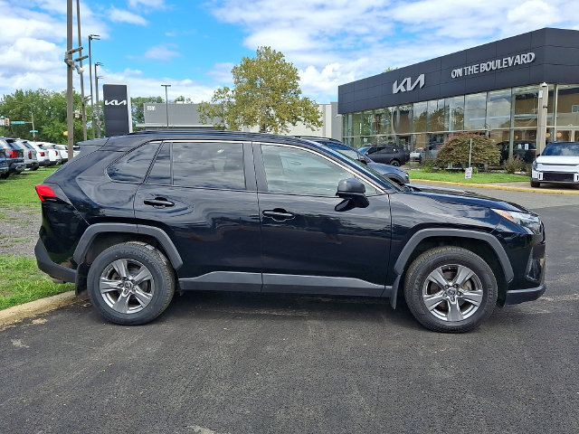 Used 2023 Toyota RAV4 LE AWD/4WD image 7