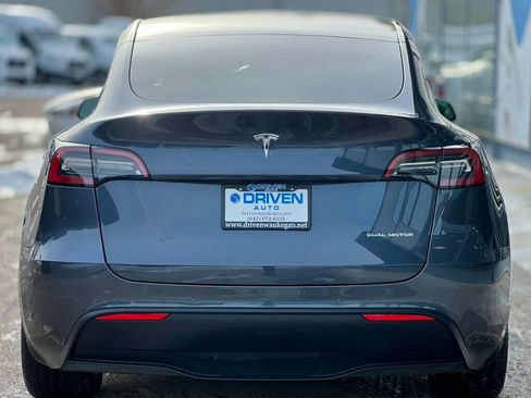 Used 2021 Tesla Model Y Long Range image 4