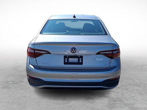 Used 2023 Volkswagen Jetta SE FWD image 4