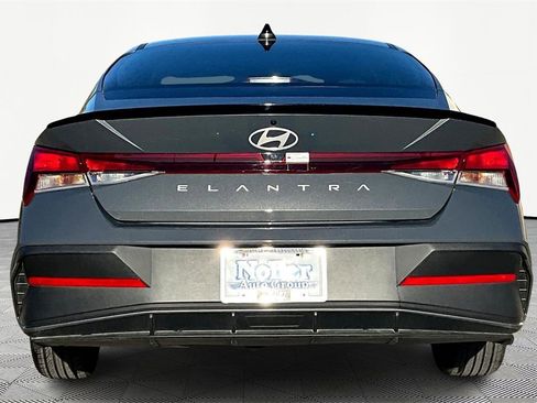 Certified 2025 Hyundai Elantra Sport image 4