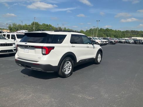 New 2026 Ford Explorer Active RWD image 5