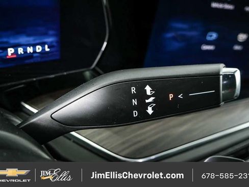 Certified 2025 Chevrolet Tahoe LT RWD image 17