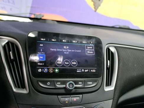 Used 2021 Chevrolet Malibu RS FWD image 18