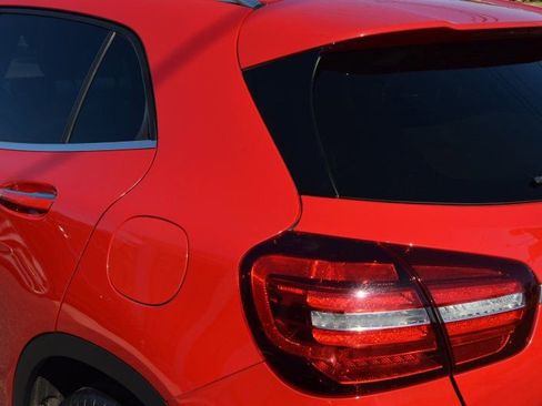 Used 2019 Mercedes-Benz GLA 250 4MATIC image 10