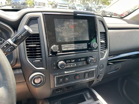 Certified 2024 Nissan Titan 2WD Crew Cab image 31