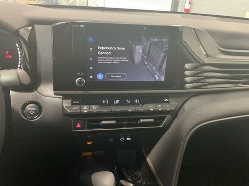 Used 2025 Toyota Camry LE image 16