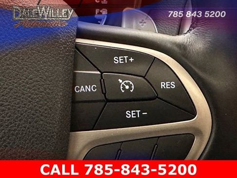 Used 2017 Jeep Grand Cherokee Limited image 14