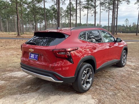 New 2026 Chevrolet Trax LT w/ Driver Confidence Package image 5