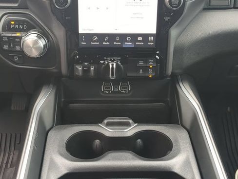 Used 2023 RAM 1500 Laramie AWD/4WD image 19