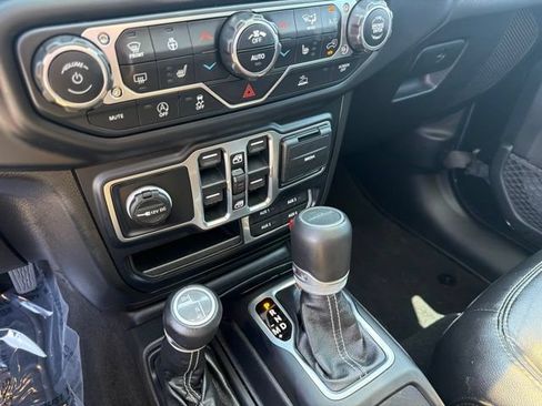 Used 2020 Jeep Gladiator Overland AWD/4WD image 20