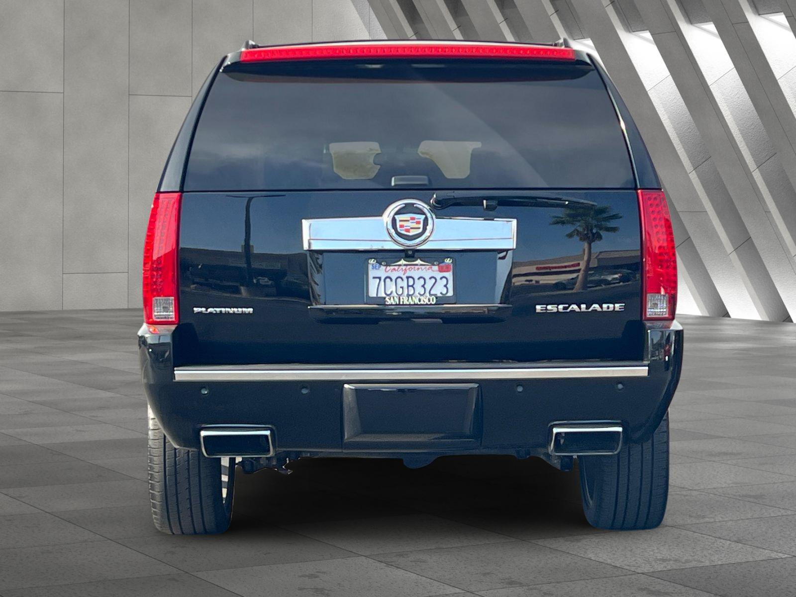 Used 2014 Cadillac Escalade Platinum AWD/4WD image 5