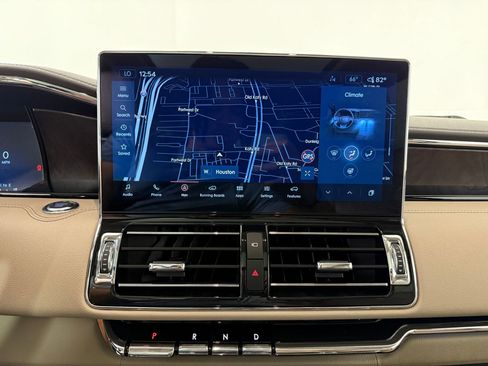 Used 2022 Lincoln Navigator Reserve image 24