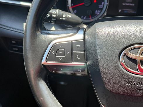 Used 2020 Toyota Highlander LE image 19