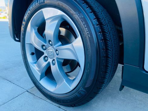 Used 2019 Honda HR-V LX image 4