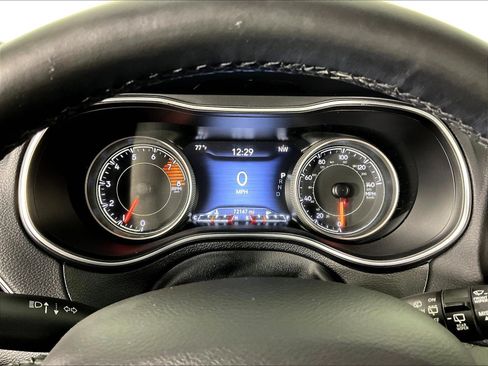 Used 2019 Jeep Cherokee Limited AWD/4WD image 13
