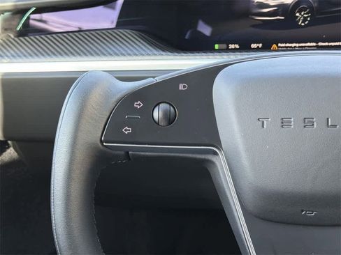 Used 2022 Tesla Model X Plaid image 14