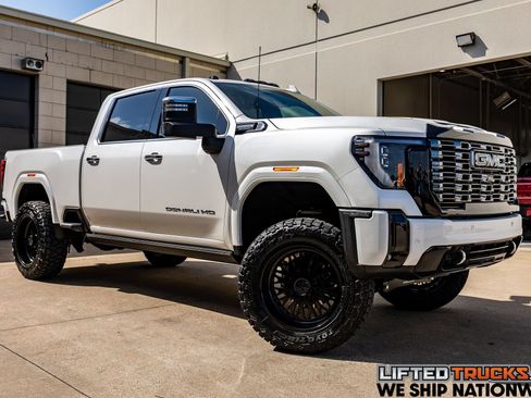 Used 2025 GMC Sierra 2500 Denali Ultimate AWD/4WD image 1