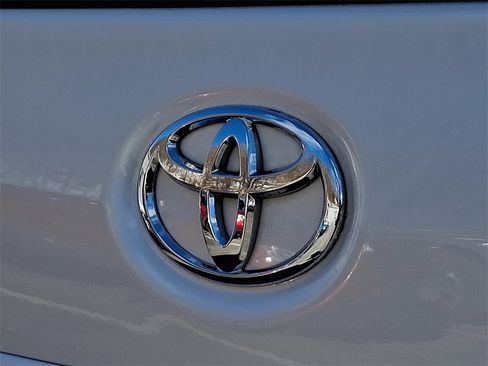 Used 2017 Toyota Sienna XLE Premium image 31