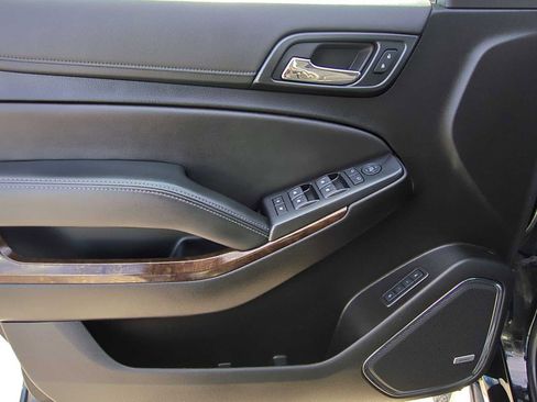 Used 2020 Chevrolet Tahoe LT image 3