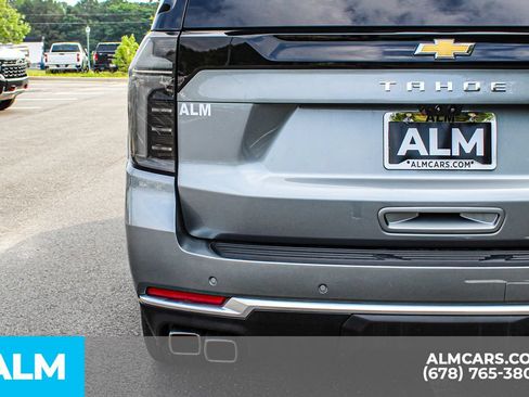 Used 2025 Chevrolet Tahoe High Country AWD/4WD image 12