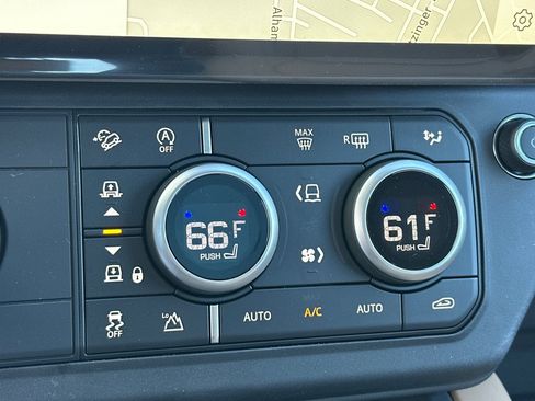 New 2026 Land Rover Defender 110 X-Dynamic SE image 20