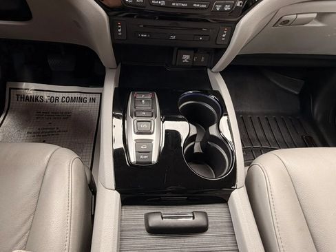 Used 2016 Honda Pilot Touring image 25